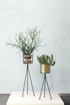 Ferm LIVING Plant Stand Kukkateline, Iso, Musta -Fatboy Emu Kauppa 05 3994