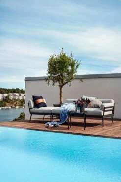 Skargaarden Anholt Sohva -Fatboy Emu Kauppa ANHOLT SOFA LOUNGE CHAIR SALTO LOUNGE TABLE