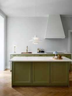 Louis Poulsen Panthella Portable V2 Pöytävalaisin, Harmaa Opaali -Fatboy Emu Kauppa AW22 PH5 Monochrome white PH 3 2 Glass Brass Panthella Portable Pale blue 09523