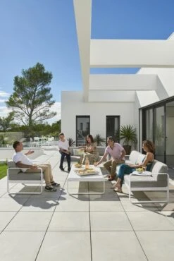 Fermob Bellevie 3-istuttava Sohva, Cactus - Flannel Grey -Fatboy Emu Kauppa BELLEVIE BLANC COTON AIX ALBUM2023 ANTHONY LANNERETONNE 1 1