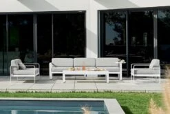 Fermob Bellevie 3-istuttava Sohva, Storm Grey - Flannel Grey -Fatboy Emu Kauppa BELLEVIE BLANC COTON AIX VISUEL2023 ANTHONY LANNERETONNE 3 3