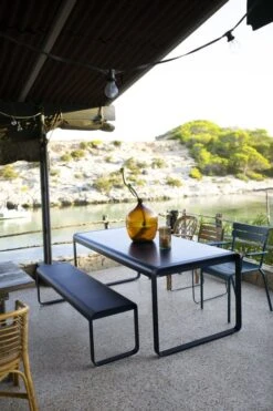 Fermob Luxembourg Käsinojallinen Tuoli, Liquorice -Fatboy Emu Kauppa BELLEVIE BLEU ABYSSE IBIZA ALBUM2019 TOM WATSON