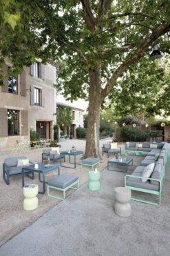 Fermob Bellevie Nojatuoli, Storm Grey - Flannel Grey -Fatboy Emu Kauppa BELLEVIE MODULABLE VERT OPALINE PIAPOLO HOOP MONTELIMARD AURELIE LECUYER