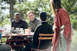 Fermob Caractere Pöytä, 90 X 190 Cm, Red Ochre -Fatboy Emu Kauppa BISTRO CARACTERE OCRE ROUGE BAAK ALBUM2022 SEBASTIEN EROME 1