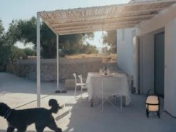 Santa & Cole Cesta Exterior Pöytävalaisin, Musta -Fatboy Emu Kauppa Cesta Exterior Arne S santa cole jara varela mas del pi 2022 14 x2400