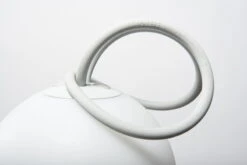 Fatboy Bolleke Valaisin, Vaaleanharmaa -Fatboy Emu Kauppa FATBOY bolleke detail light grey 3