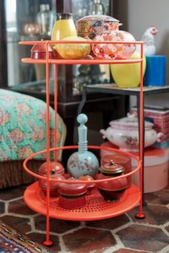 Fermob Guinguette Pöytä, Chili -Fatboy Emu Kauppa GUINGUETTE CAPUCINE ENGLISHMAN ALBUM2019 SEBASTIEN EROME 1