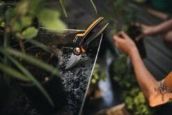 Fiskars X-Series Oksasakset L, P961 -Fatboy Emu Kauppa Gardening Environmental X Series Pruner Bypass P961 1057175 02