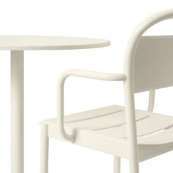 Muuto Linear Steel Käsinojallinen Tuoli, Luonnonvalkoinen -Fatboy Emu Kauppa Linear steel armchair cafe table round 70 h73 off white detail Muuto 5000x5000 hi res 150