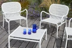 Petite Friture Week-end Matala Pöytä, Valkoinen -Fatboy Emu Kauppa M074 weekend armchair coffee table white 28C29Ola Rindal lifestyle LR28229