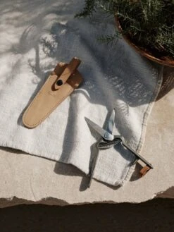 MENU Pallarès X Menu Ruohosakset -Fatboy Emu Kauppa MENU LS Pallares Plant Pruner