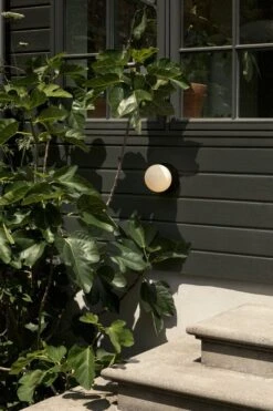 Nuura Liila 1 Outdoor Seinä/kattovalaisin, Musta - Opaali -Fatboy Emu Kauppa NUURA outdoor3181