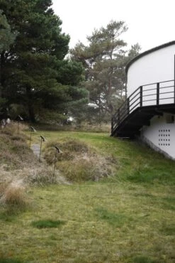 Louis Poulsen AJ Garden Pollarivalaisin, Pitkä, 3000K, Maapiikki Ja Liitäntä -Fatboy Emu Kauppa SS23 AJ Garden Tall 4 10011role 1