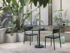 Muuto Linear Steel Tuoli, Tummanvihreä -Fatboy Emu Kauppa linear steel side chair cafe table 70 dark green platform tray kink vase V2 muuto org 150 1